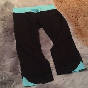 🔴Arie Slim gym skinny crop leggings🔴 3 for $15